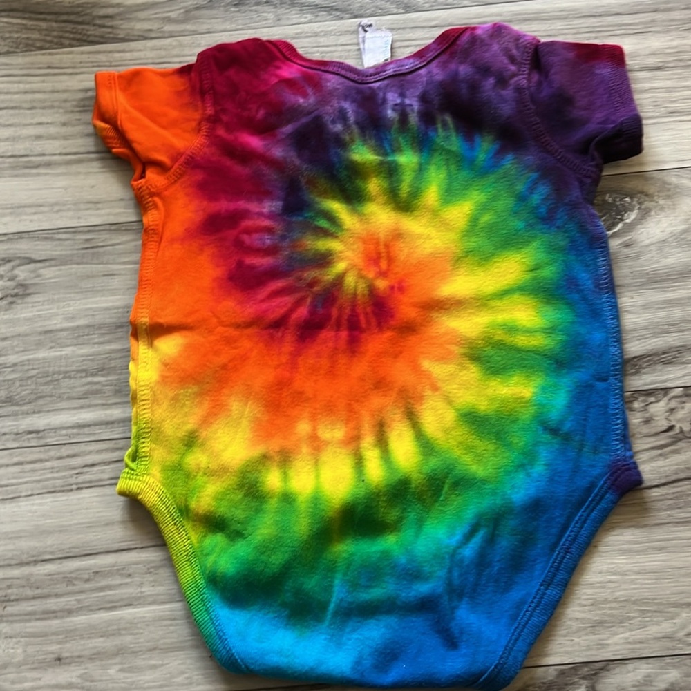 12Month Tie Dye Onesie-NWOT - Picture 5 of 5